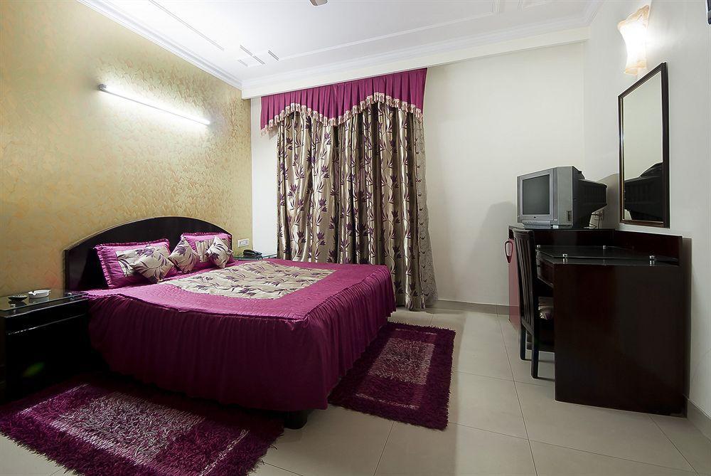 Hotel Ashoka International New Delhi Exterior photo